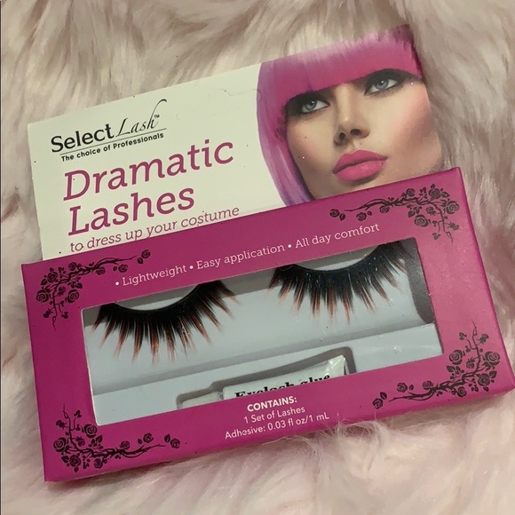 DRAMATIC LASHES 💖💖 - Picture 3 of 4